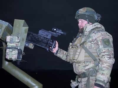 "Слідкують за небом 24 на 7". Як навчають добровольців у Сумах збивати "шахеди" "Слідкують за небом 24 на 7". Як навчають добровольців у Сумах збивати "шахеди"