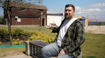 "Може вщипнути": гусак оселився на пляжі у Черкасах "Може вщипнути": гусак оселився на пляжі у Черкасах