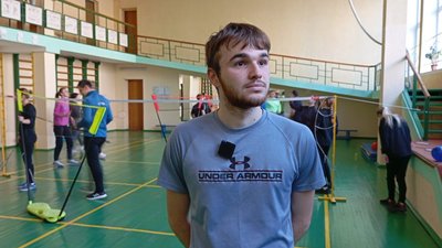 Студентів навчають бадмінтону, програма "Час волану, Тернопіль, березень 2025