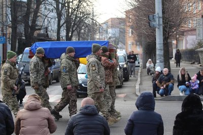Рік вважали безвісти зниклим: на Черкащині попрощалися із загиблим захисником Рік вважали безвісти зниклим: на Черкащині попрощалися із загиблим захисником