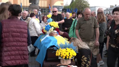 прощання з Віктором Савоніком