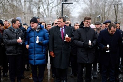 Президент Зеленський вшанував жертв Голокосту у Бабиному Яру Президент Зеленський вшанував жертв Голокосту у Бабиному Яру