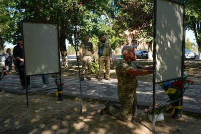 Алею Слави відкрили у центрі Малинівки на Харківщині до Дня пам‘яті захисників 29 серпня Алею Слави відкрили у центрі Малинівки на Харківщині до Дня пам‘яті захисників 29 серпня