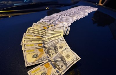 Правоохоронці Львівщини підозрюють жителя Ужгорода в організації схеми переправлення людей за кордон Правоохоронці Львівщини підозрюють жителя Ужгорода в організації схеми переправлення людей за кордон