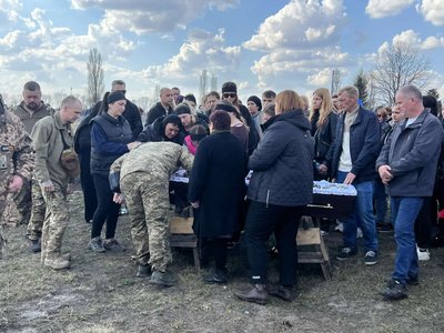 Загинув від удару дроном: на Черкащині попрощалися із захисником Загинув від удару дроном: на Черкащині попрощалися із захисником