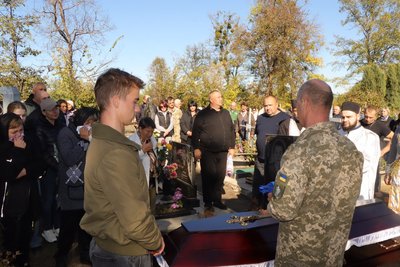 Охтирчани провели в останню путь військовослужбовця Олександра Сталинського Охтирчани провели в останню путь військовослужбовця Олександра Сталинського