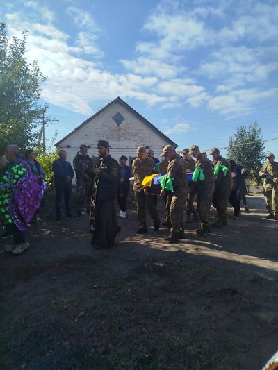 Виконував бойові завдання на Донеччині: на Херсонщині попрощалися із загиблим військовим Володимиром Чорним Виконував бойові завдання на Донеччині: на Херсонщині попрощалися із загиблим військовим Володимиром Чорним