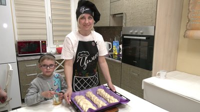 Волонтери готують Халу