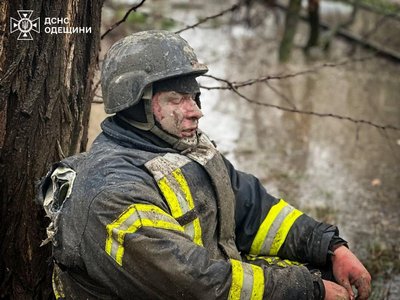 Унаслідок атаки РФ пошкоджена цивільна інфраструктура: 20 людей травмувались Унаслідок атаки РФ пошкоджена цивільна інфраструктура: 20 людей травмувались