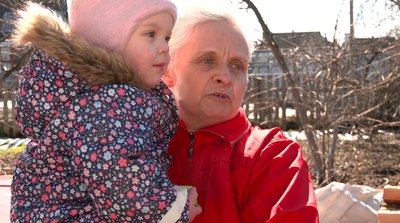 Поки тато на війні: як волонтери допомагають багатодітним родинам