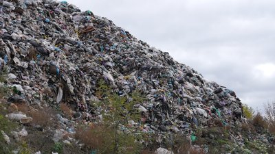 Для звалища біля Полтави можуть збудувати сміттєпереробний завод: яка ідея Терешківської ТГ Для звалища біля Полтави можуть збудувати сміттєпереробний завод: яка ідея Терешківської ТГ