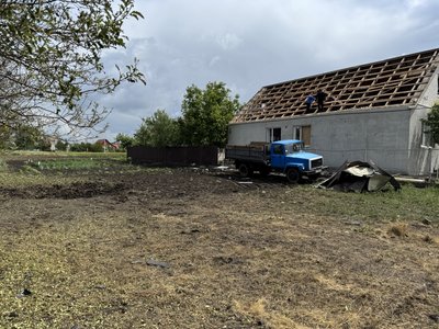 "Все тіло було у склі": наслідки падіння російського БпЛА у Чутовому на Полтавщині "Все тіло було у склі": наслідки падіння російського БпЛА у Чутовому на Полтавщині
