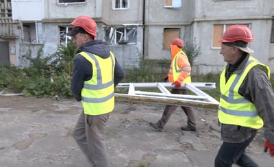 У Луцьку стартували роботи з демонтажу секції пошкодженого під час атаки РФ будинку на Озерецькій У Луцьку стартували роботи з демонтажу секції пошкодженого під час атаки РФ будинку на Озерецькій
