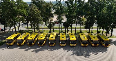 На Київщині десять громад отримали шкільні автобуси На Київщині десять громад отримали шкільні автобуси