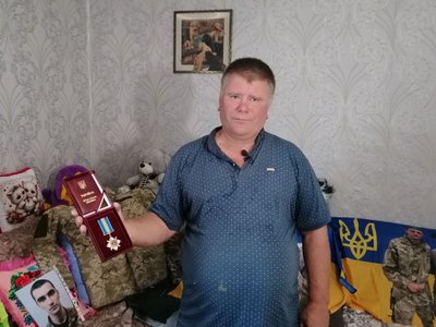 "Мріяв працювати на землі, посадити сад, але не встиг". На Кіровоградщині батьки у пам'ять про сина створюють сад "Мріяв працювати на землі, посадити сад, але не встиг". На Кіровоградщині батьки у пам'ять про сина створюють сад
