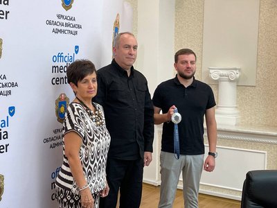 Сергій Куліш із медаллю Сергій Куліш із медаллю