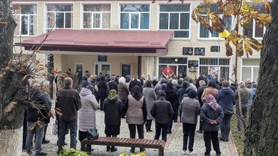 тернопіль, меморіальна дошка сергію вишньовському, клювинці, 25 жовтня 2026 року тернопіль, меморіальна дошка сергію вишньовському, клювинці, 25 жовтня 2026 року