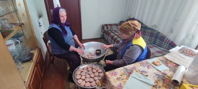 Печиво, пиріжки та голубці: волонтерки на Вінниччині готують смаколики для оборонців Печиво, пиріжки та голубці: волонтерки на Вінниччині готують смаколики для оборонців