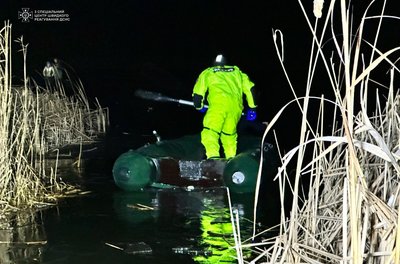 На Одещині врятували двох підлітків, які застрягли на кризі На Одещині врятували двох підлітків, які застрягли на кризі