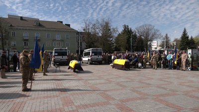 З солдатами Андрієм Мельником та Дмитром Рожковим попрощалися у Рівному З солдатами Андрієм Мельником та Дмитром Рожковим попрощалися у Рівному