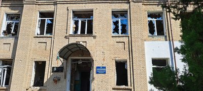 Прифронтове село евакуація люди життя руйнування окупація деокупація книгозбірня навчально-виховний комплекс Новоселівка Лиманська громада Донецька область 28 серпня 2024 року Прифронтове село евакуація люди життя руйнування окупація деокупація книгозбірня навчально-виховний комплекс Новоселівка Лиманська громада Донецька область 28 серпня 2024 року