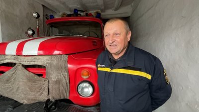 У селі на Чернігівщині зберегли пожежну станцію, якій 86 років: як там працює команда вогнеборців У селі на Чернігівщині зберегли пожежну станцію, якій 86 років: як там працює команда вогнеборців