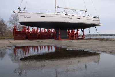 Яхта "Андромеда" у сухому доку на острові Рюген у Німеччині, 17 березня 2023 року Яхта "Андромеда" у сухому доку на острові Рюген у Німеччині, 17 березня 2023 року