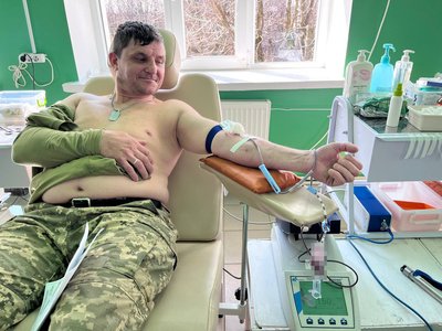 У Луцьку прикордонники стали донорами крові для військових і цивільних У Луцьку прикордонники стали донорами крові для військових і цивільних