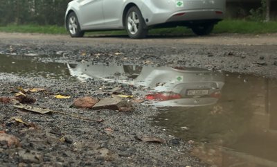 Жителі Степової у Луцьку півтора року домагаються ремонту дороги: що відповіла міськрада Жителі Степової у Луцьку півтора року домагаються ремонту дороги: що відповіла міськрада