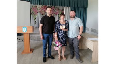 Чотирнадцять жінок з Чернігівщини отримали почесне звання "Мати-героїня" Чотирнадцять жінок з Чернігівщини отримали почесне звання "Мати-героїня"