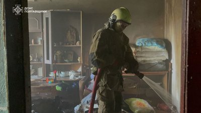 На Полтавщині з багатоповерхівки врятували трьох людей: серед них дитина На Полтавщині з багатоповерхівки врятували трьох людей: серед них дитина