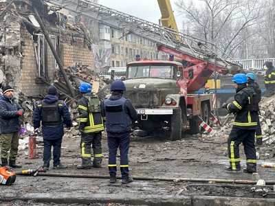 ДСНС працює на місці ракетної атаки по Новогродівці на Донеччині ДСНС працює на місці ракетної атаки по Новогродівці на Донеччині