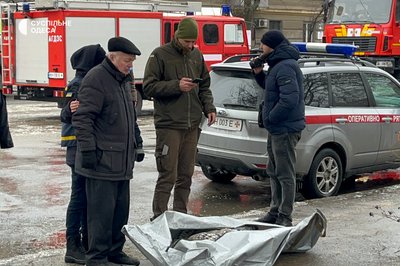 В Одесі з-під завалів деблокували тіла ще двох загиблих В Одесі з-під завалів деблокували тіла ще двох загиблих