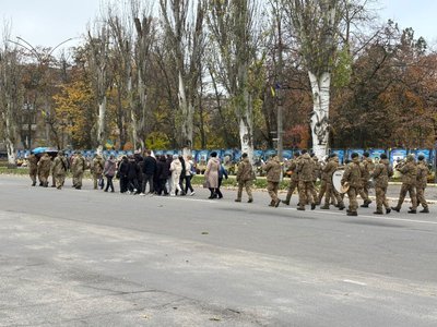 Рік вважали безвісти зниклим: у Світловодську на Кіровоградщині попрощалися з бійцем Володимиром Додиваном Рік вважали безвісти зниклим: у Світловодську на Кіровоградщині попрощалися з бійцем Володимиром Додиваном