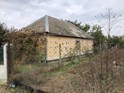 Попри щоденні обстріли чоловік повернувся до рідного села на Миколаївщині Попри щоденні обстріли чоловік повернувся до рідного села на Миколаївщині