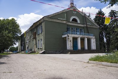 "Дрон впав у сарай, де теля стояло". Як живуть у Слов'янці на Дніпропетровщині, що за 20 км до лінії зіткнення "Дрон впав у сарай, де теля стояло". Як живуть у Слов'янці на Дніпропетровщині, що за 20 км до лінії зіткнення