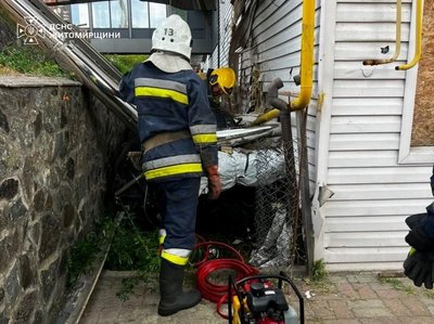 На Житомирщині легковик з’їхав у кювет: постраждали водій і 15-річний пасажир На Житомирщині легковик з’їхав у кювет: постраждали водій і 15-річний пасажир