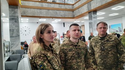 В Івано-Франківську відкрили Центр рекрутингу української армії: репортаж В Івано-Франківську відкрили Центр рекрутингу української армії: репортаж