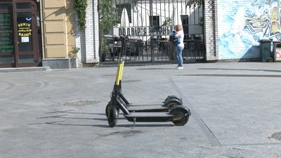У Житомирі після випадку збиття дитини самокатом хочуть запровадити штрафи для порушників У Житомирі після випадку збиття дитини самокатом хочуть запровадити штрафи для порушників