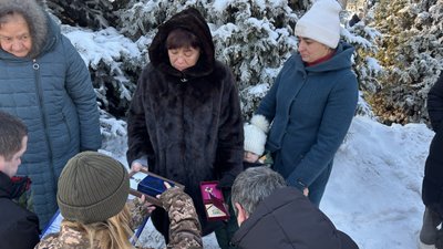 На Вінниччині рідним загиблого Геннадія Міскевича вручили посмертні нагороди На Вінниччині рідним загиблого Геннадія Міскевича вручили посмертні нагороди