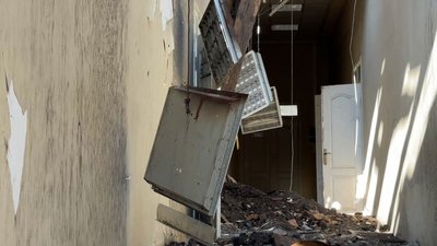 «Над міською радою — небо видно»: як відновлюють адмінбудівлю у Прилуках, куди влучив російський дрон «Над міською радою — небо видно»: як відновлюють адмінбудівлю у Прилуках, куди влучив російський дрон