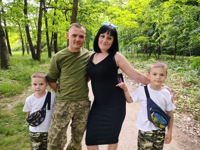 "Ніхто не дає шансів, що встане": мама хлопчика, на якого впало дерево у Полтаві, про стан сина "Ніхто не дає шансів, що встане": мама хлопчика, на якого впало дерево у Полтаві, про стан сина