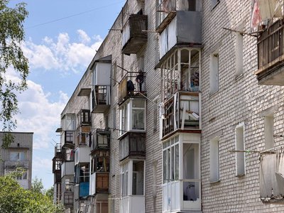 У Глухові через російську атаку двоє людей загинуло, ще четверо — поранені У Глухові через російську атаку двоє людей загинуло, ще четверо — поранені