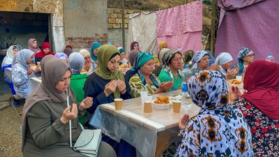 Hastalıqlar sebebinden azat etilgen, amma apishanege qaytarılğan Qırım siyasiy mabüsleriniñ ikâyeleri