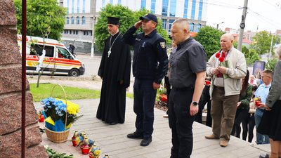 У Кропивницькому вшанували пам'ять жертв політичних репресій У Кропивницькому вшанували пам'ять жертв політичних репресій