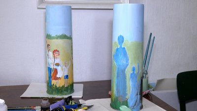 У Вінниці військові передають волонтерці гільзи, які вона перетворює на мистецькі роботи У Вінниці військові передають волонтерці гільзи, які вона перетворює на мистецькі роботи