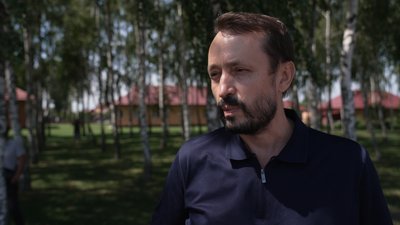 Героя України та аграрія з Чернігівщини Леоніда Яковишина поховали у мавзолеї, який він сам собі збудував при житті Героя України та аграрія з Чернігівщини Леоніда Яковишина поховали у мавзолеї, який він сам собі збудував при житті