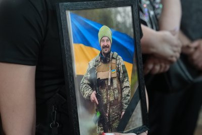 У Херсоні попрощались з військовими Дмитром Подоляном та Олександром Свєтловським У Херсоні попрощались з військовими Дмитром Подоляном та Олександром Свєтловським