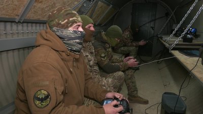 Бійці підрозділу БпЛА "Чорний Крук" показали тренування, в умовах наближених до бойових Бійці підрозділу БпЛА "Чорний Крук" показали тренування, в умовах наближених до бойових