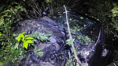На Уманщині водій злетів з дороги та в'їхав у дерево, є травмовані
